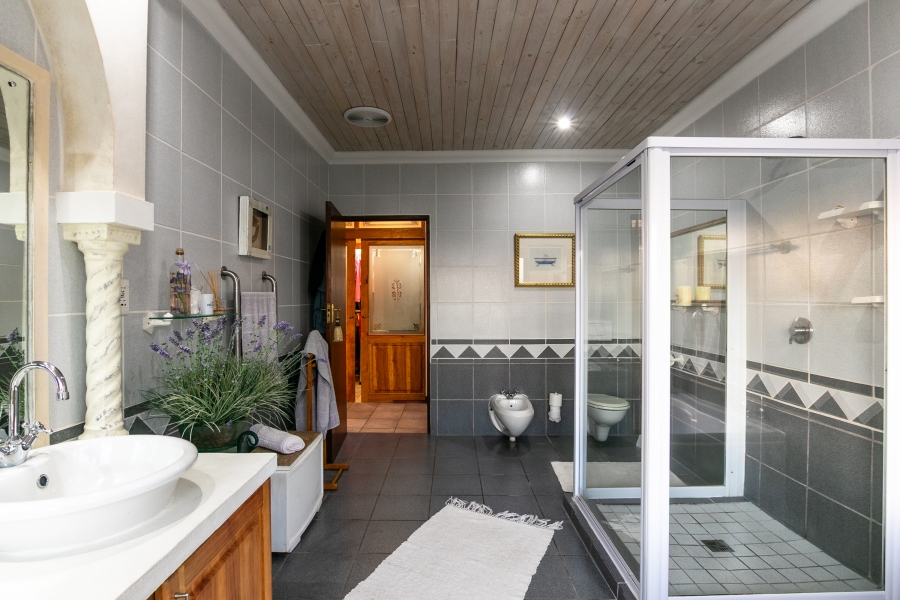 4 Bedroom Property for Sale in Cola Beach Western Cape